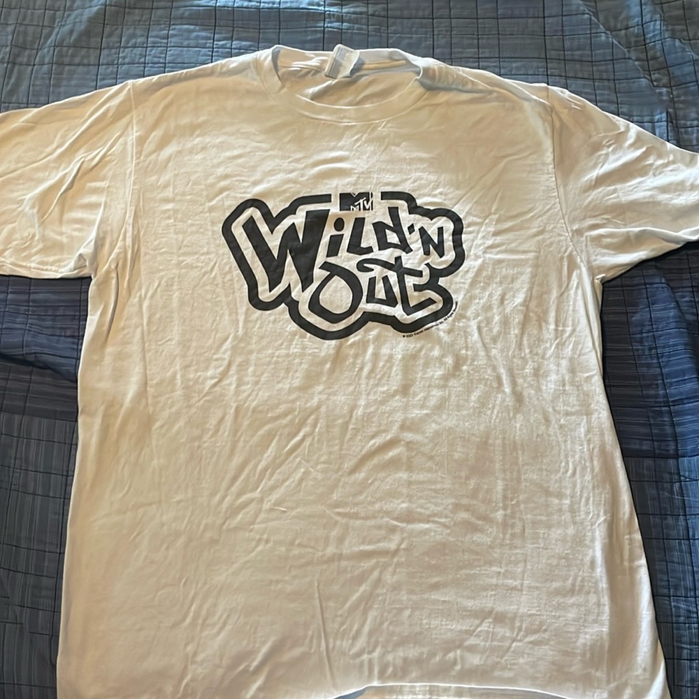 Wild’n out graphic large t shirt